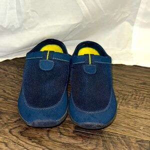 Land’s End Navy Blue Slip-On Shoes